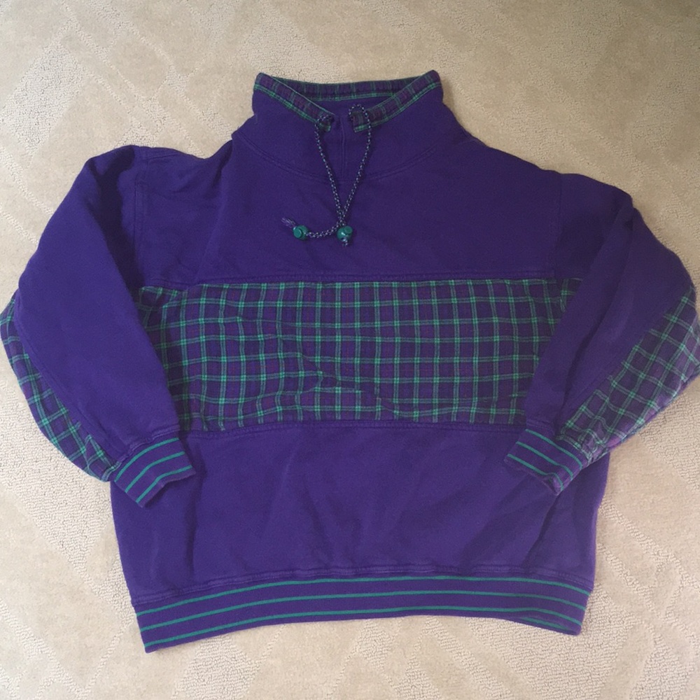 Line-up sweatshirt. Trendy purple green sweatshirt